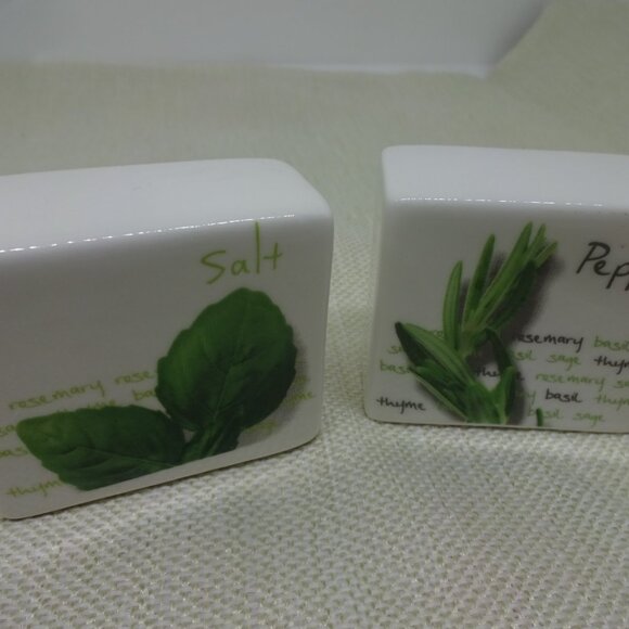 Collectible White Ceramic SALT & PEPPER SHAKERS with SPICE DECALS (EUC) - Picture 2 of 4